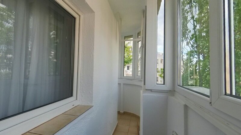 Decebal, stradal, aproape de metroul Muncii,